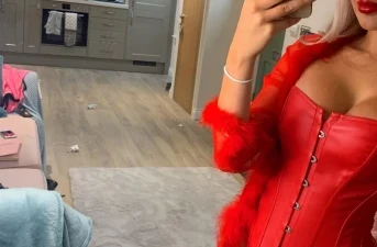 Rencontre diablesse transsexuelle disponible à Neuilly pour plan cul