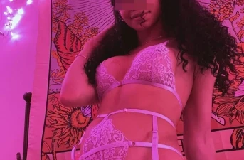 Transsexuelle brésilienne domina d'Aubervilliers cherche mec à sodomiser